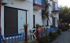 Sailors Apartments